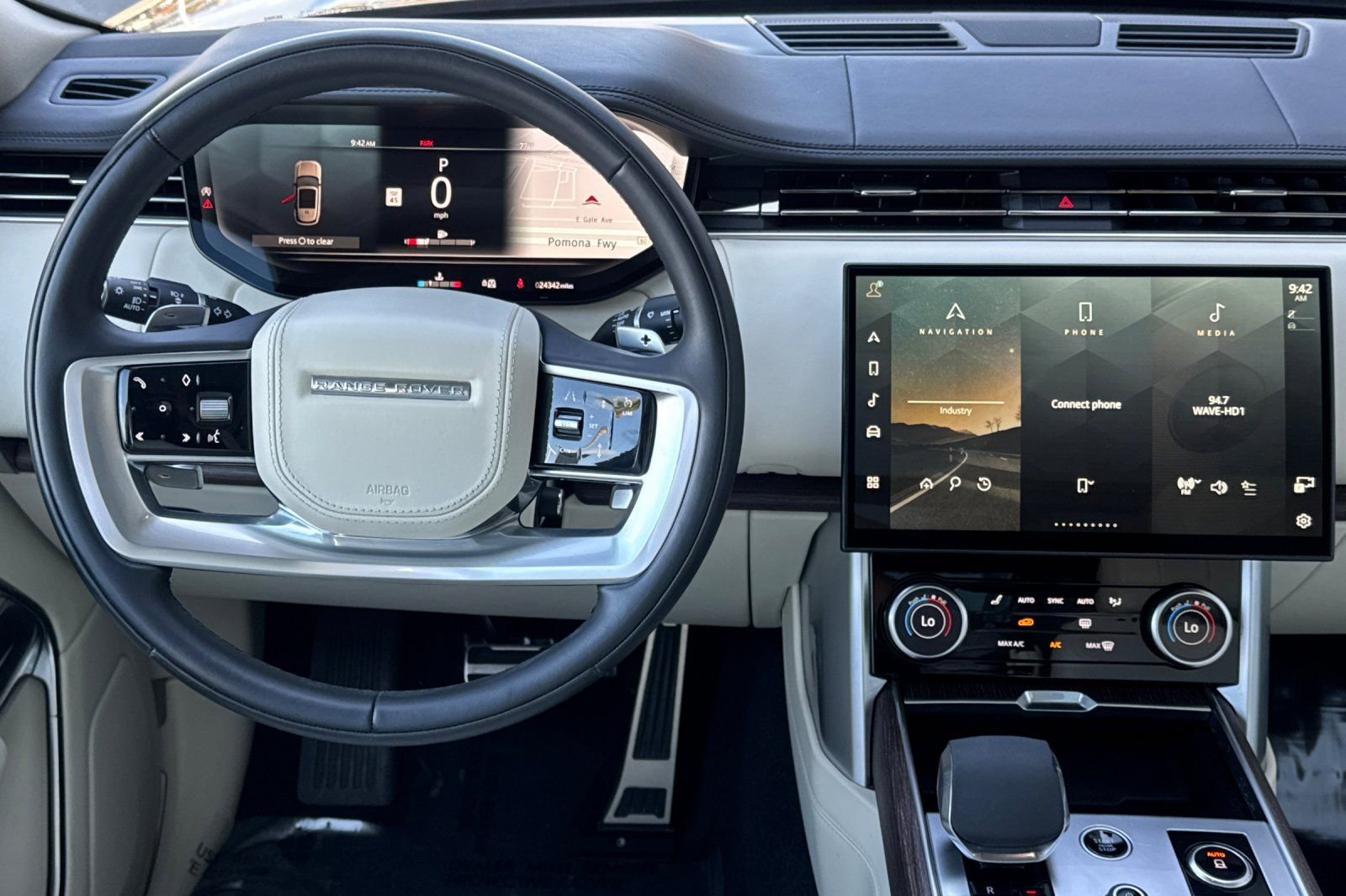 Certified 2023 Land Rover Range Rover Long Wheelbase SE AWD/4WD image 15