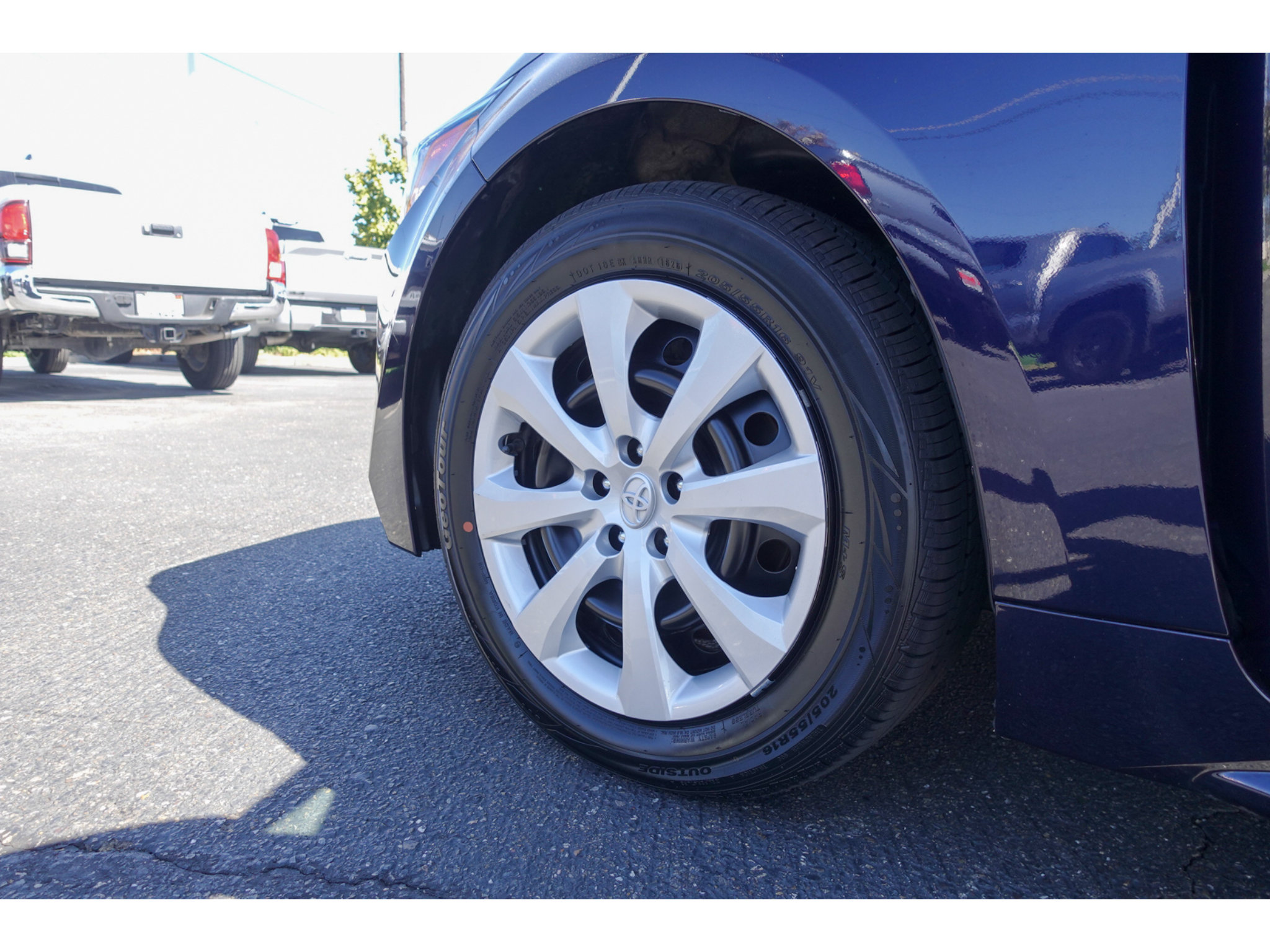 Used 2025 Toyota Corolla LE FWD image 24
