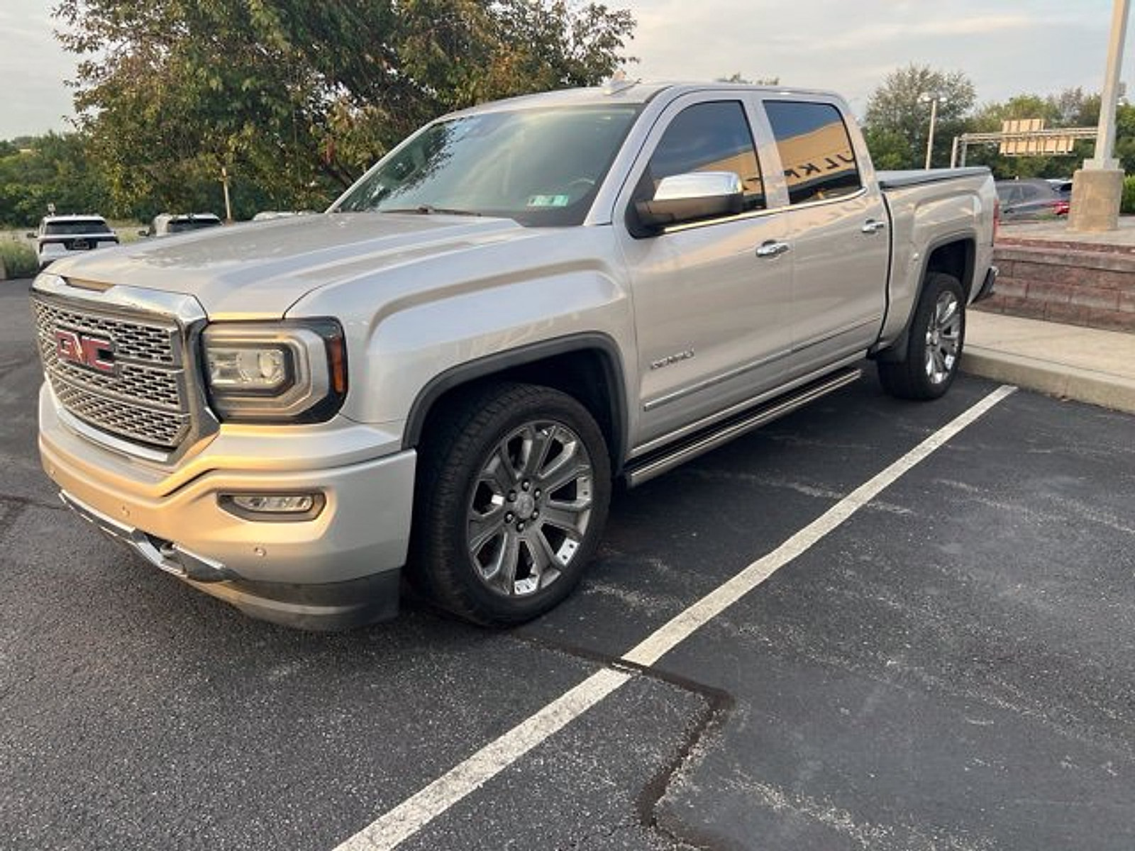 Used 2018 GMC Sierra 1500 Denali w/ Denali Ultimate Package AWD/4WD image 10