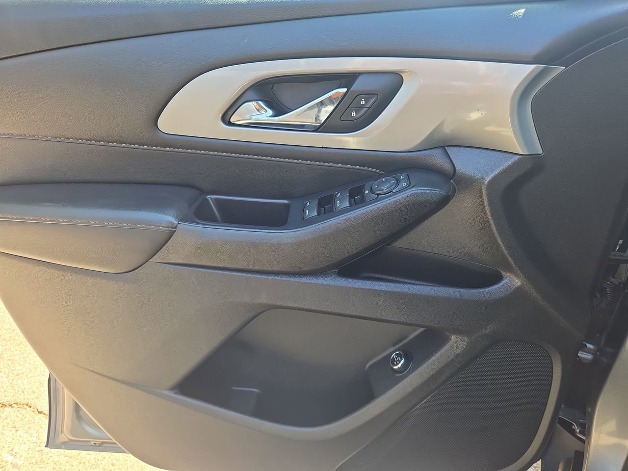 Used 2021 Chevrolet Traverse LT AWD/4WD image 15