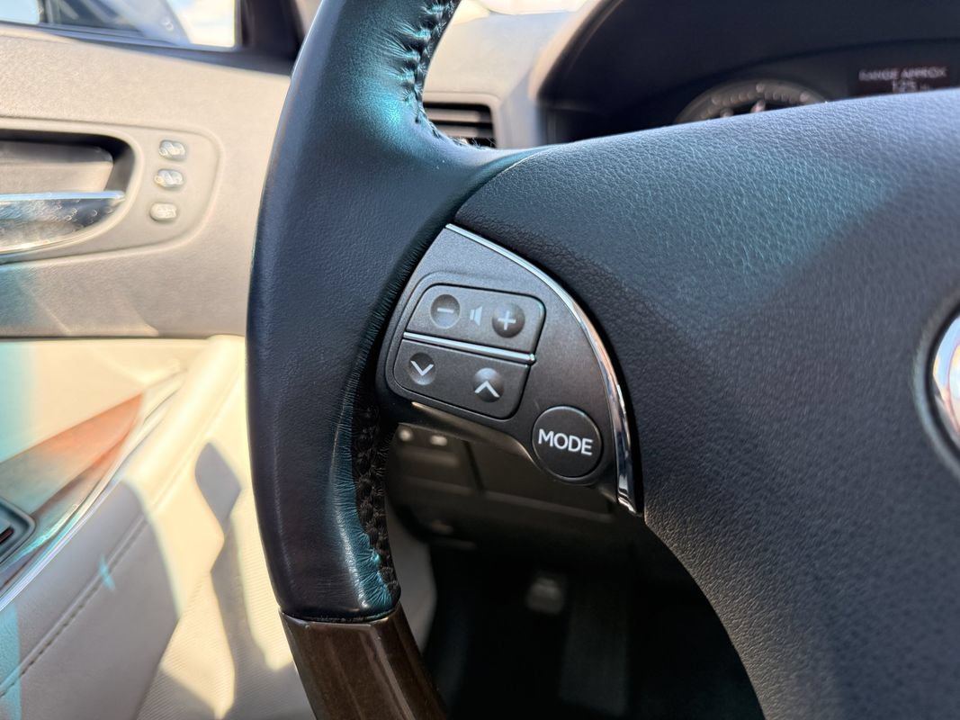 Used 2011 Lexus ES 350 w/ Preferred Accessory Package FWD image 23