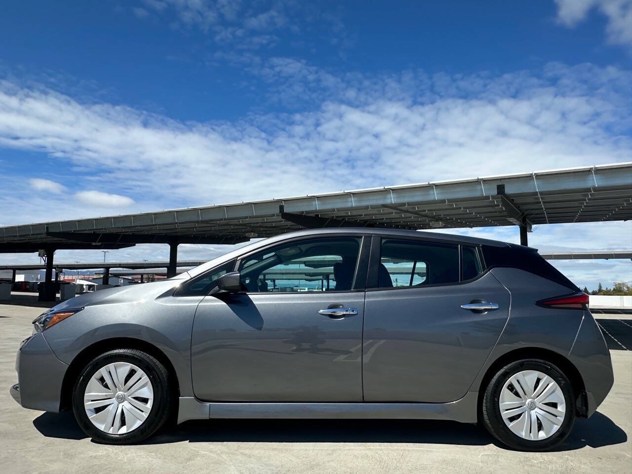Used 2025 Nissan Leaf S FWD image 5
