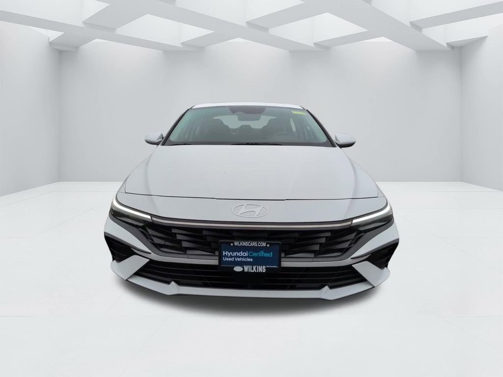 Certified 2025 Hyundai Elantra SEL image 2