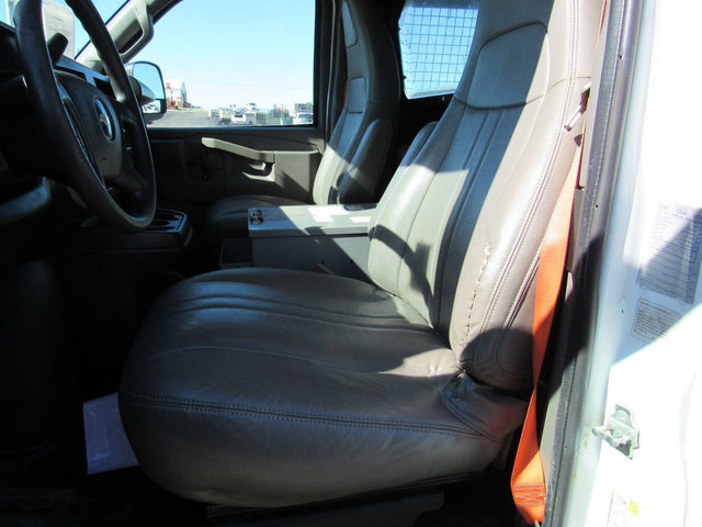 Used 2018 Chevrolet Express 2500 w/ Driver Convenience Package RWD image 26