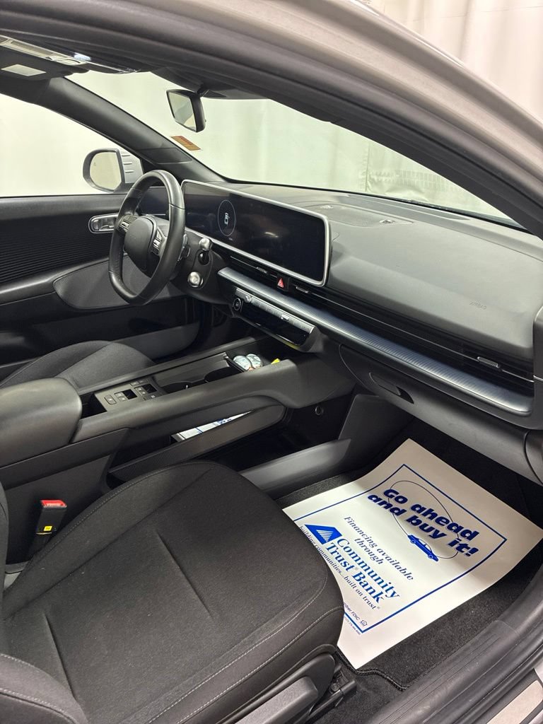 Used 2024 Hyundai Ioniq 6 SE RWD image 30