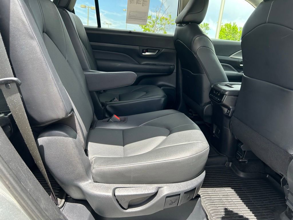 Used 2024 Toyota Grand Highlander AWD image 28