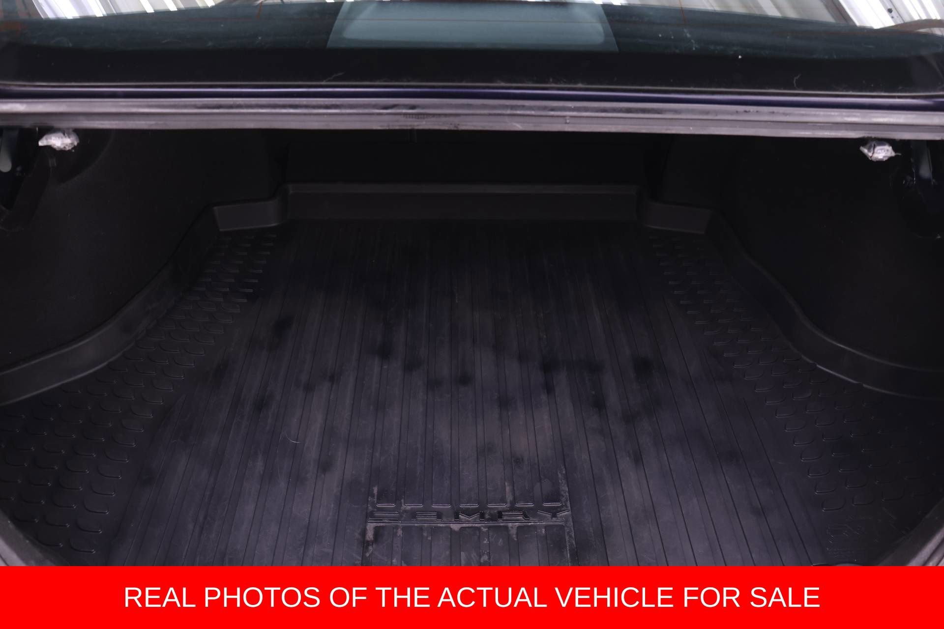 Used 2021 Toyota Camry XSE FWD image 14