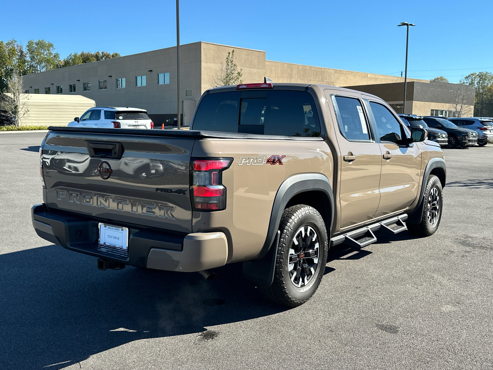 Used 2023 Nissan Frontier PRO-4X w/ Tow Package AWD/4WD image 8
