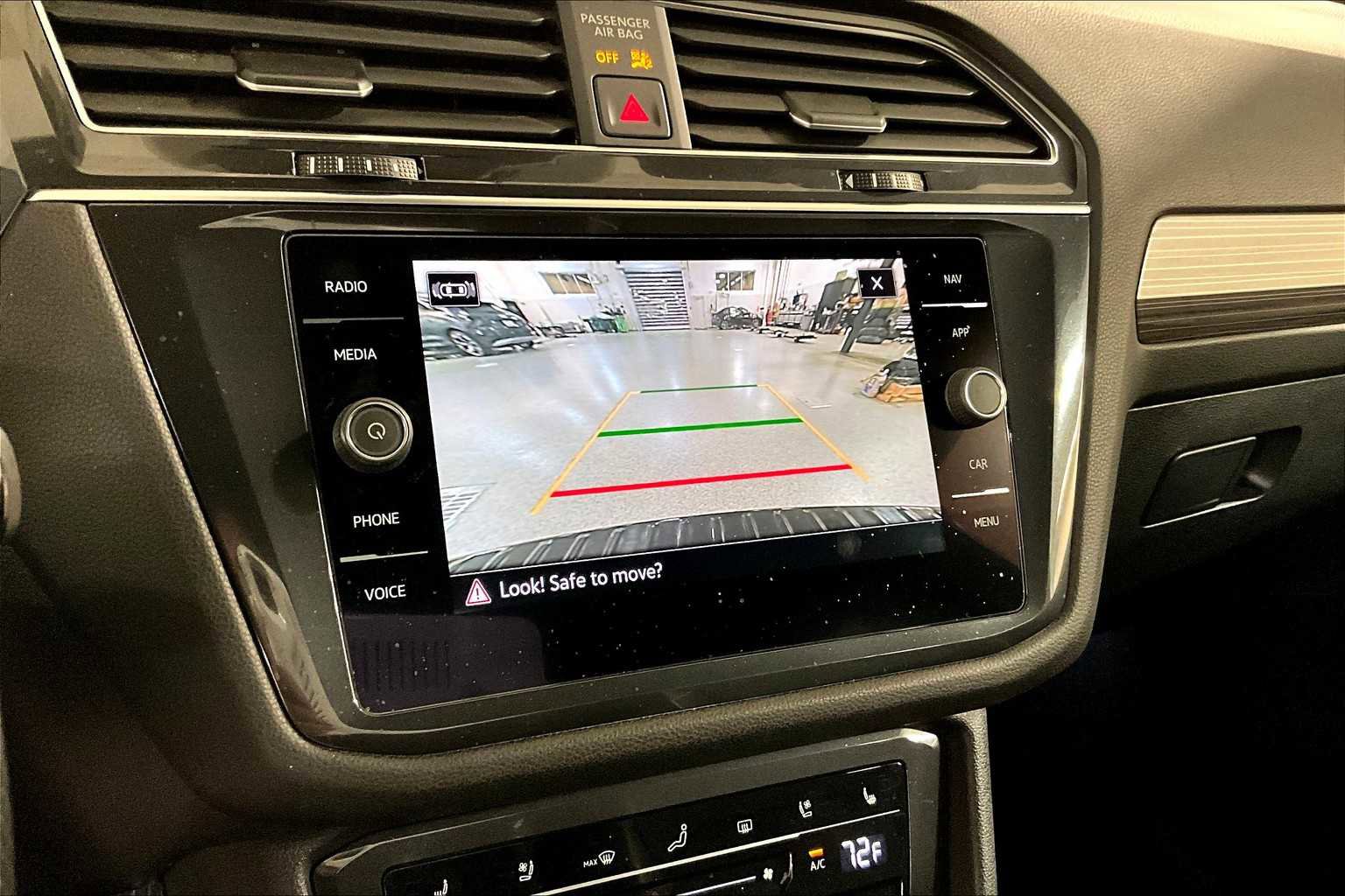 Used 2022 Volkswagen Tiguan SEL R-Line image 30