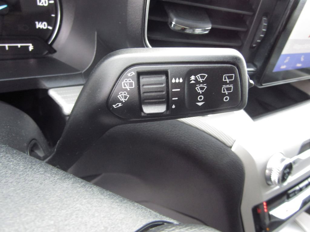 Used 2024 Ford Explorer XLT w/ Equipment Group 202A AWD/4WD image 22