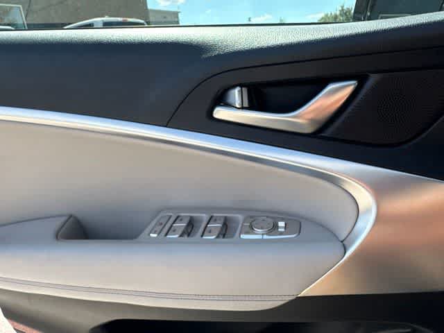 Used 2023 Genesis G70 2.0T AWD/4WD image 14