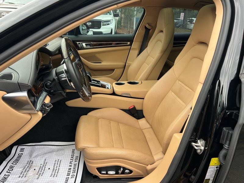 Used 2017 Porsche Panamera 4 AWD/4WD image 7