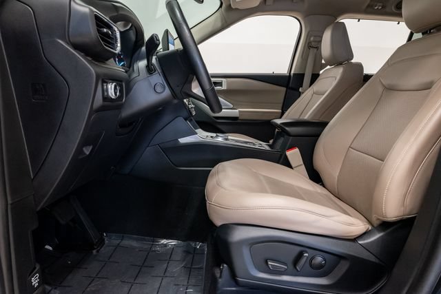 Used 2023 Ford Explorer Limited w/ Hybrid Equipment Group 310A AWD/4WD image 12