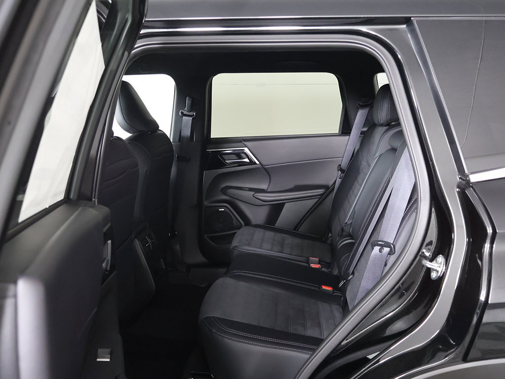 New 2026 Mitsubishi Outlander LE FWD image 30
