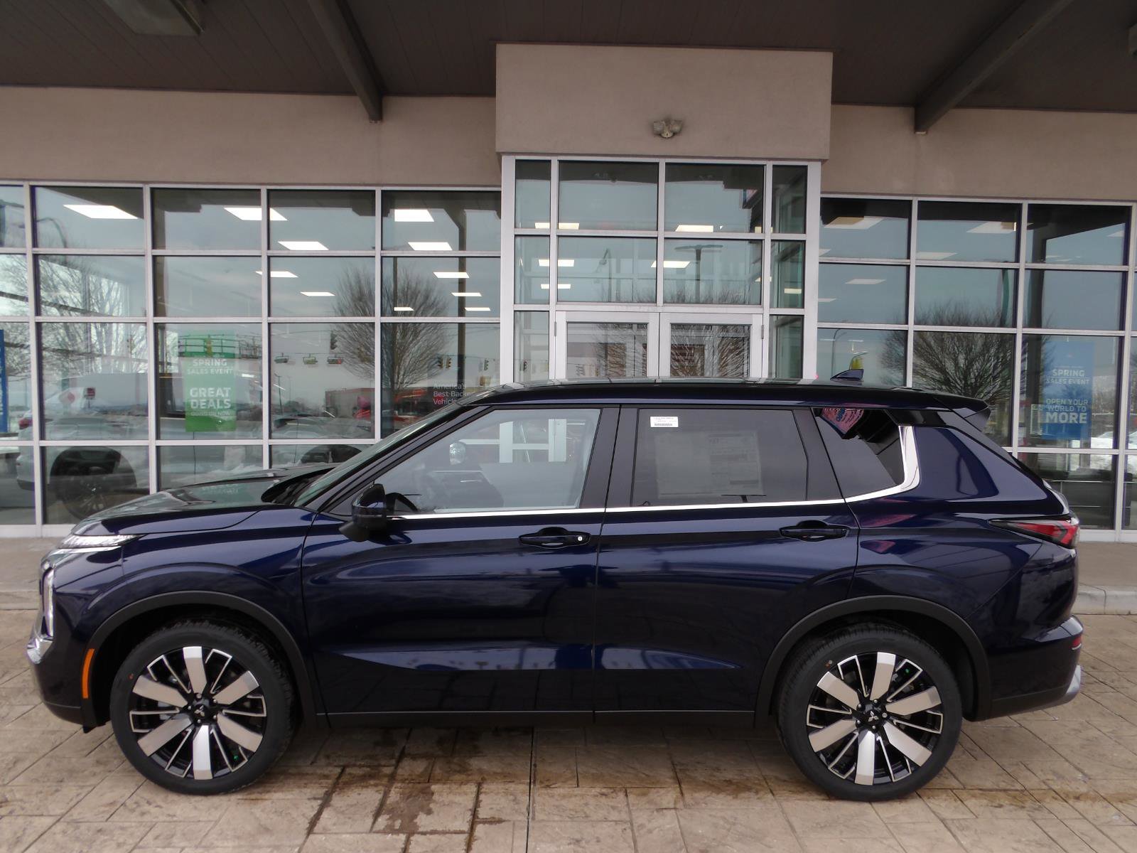 New 2026 Mitsubishi Outlander SE image 4