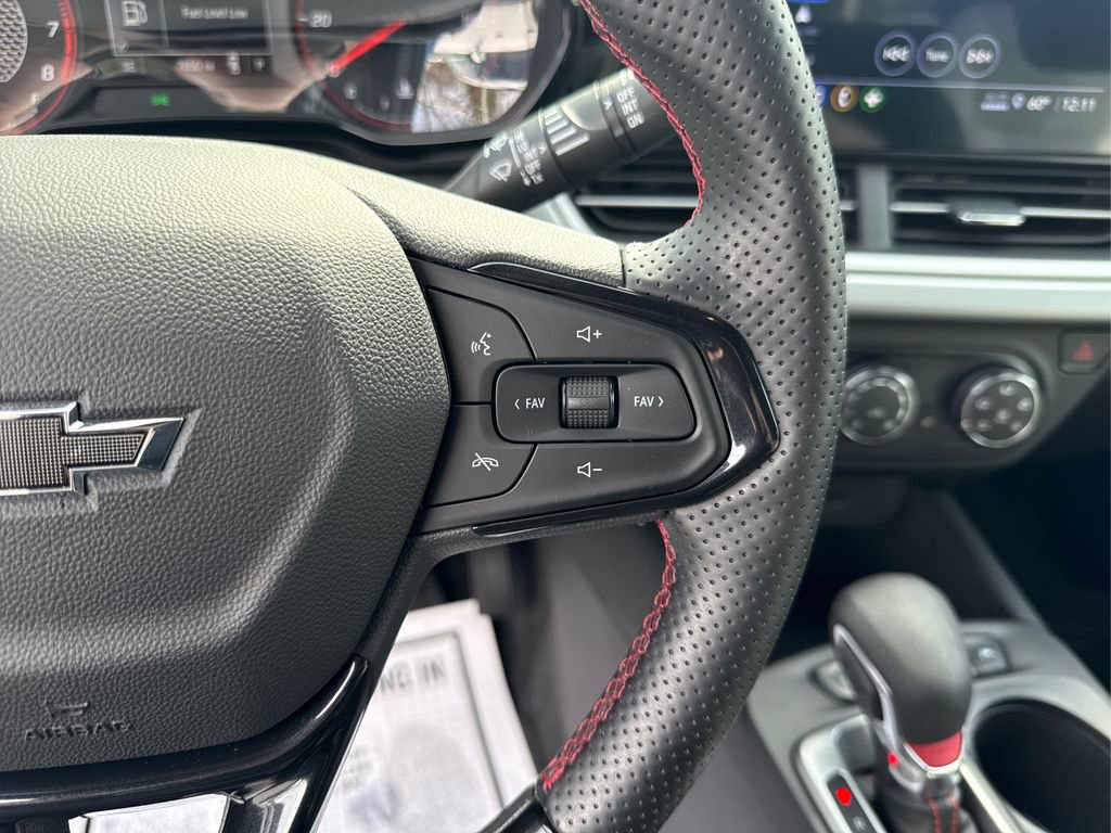 Used 2024 Chevrolet Trax RS w/ Driver Confidence Package image 28