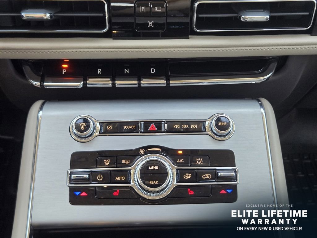 Used 2023 Lincoln Aviator AWD image 18