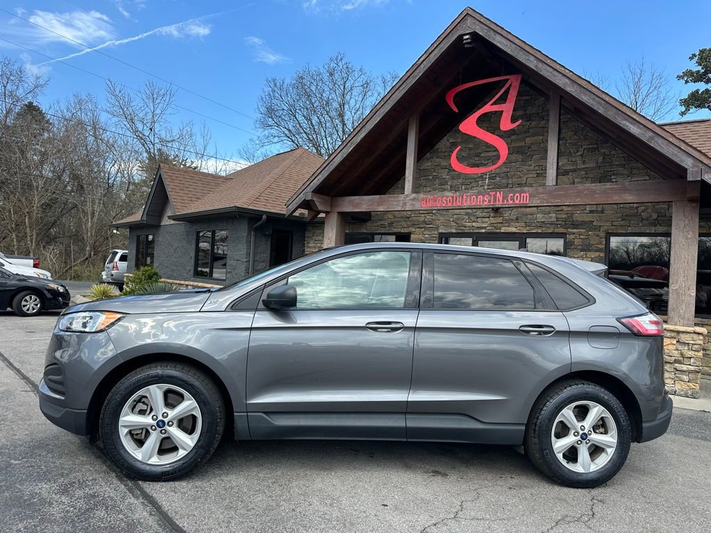 Used 2022 Ford Edge SE image 2