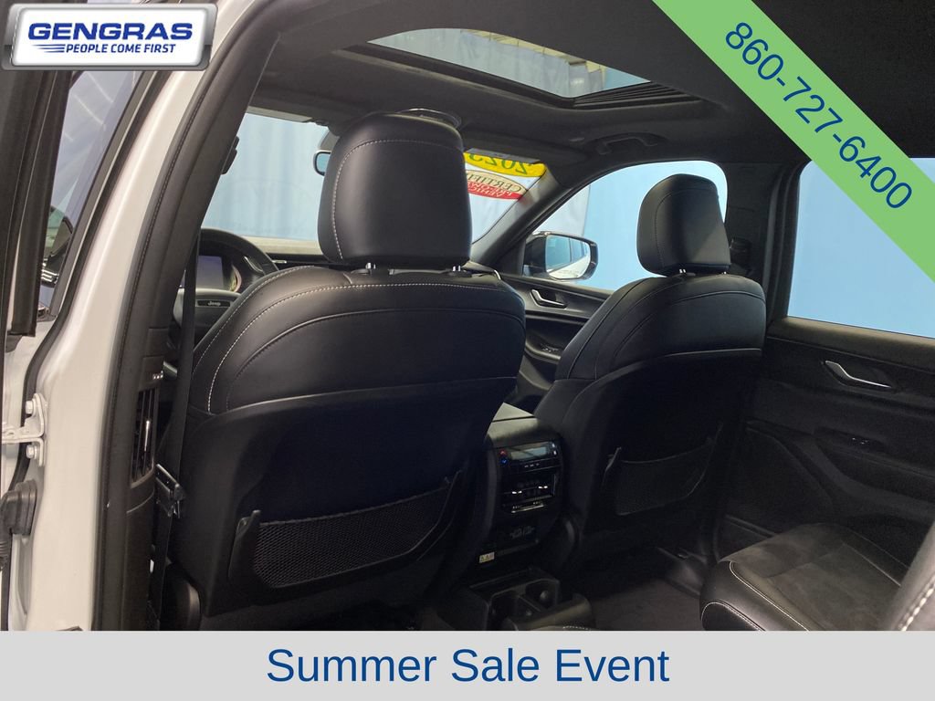 Used 2023 Jeep Grand Cherokee L Laredo AWD/4WD image 31