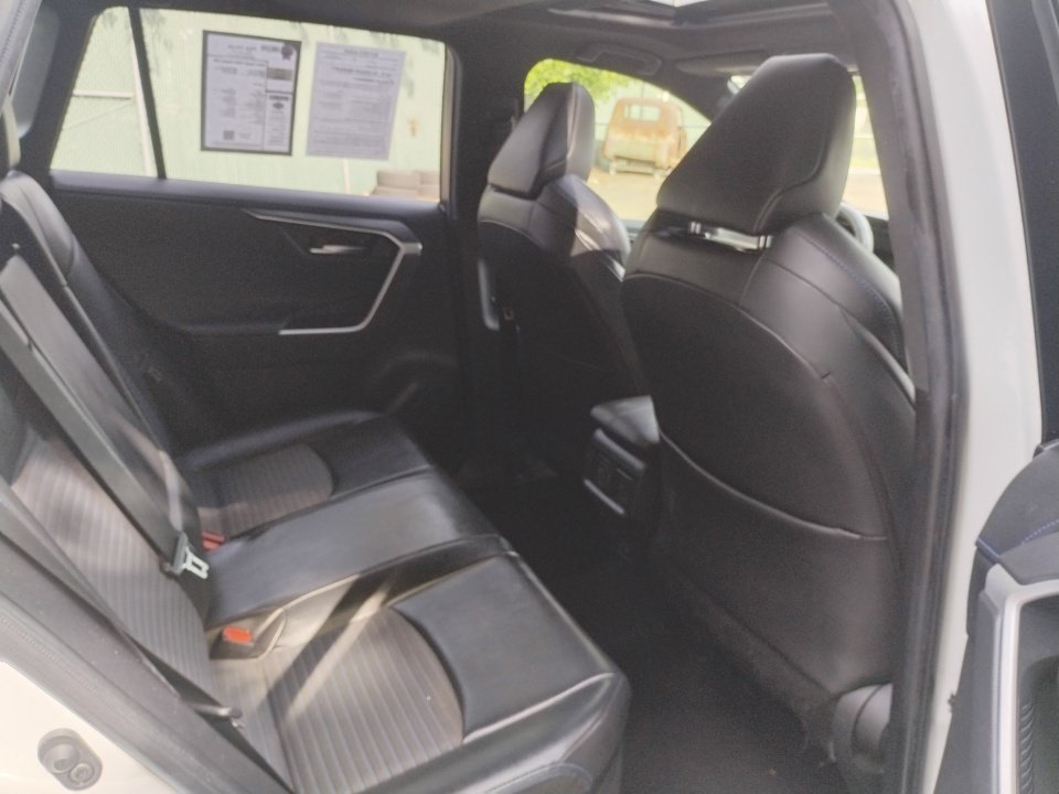 Used 2020 Toyota RAV4 XSE w/ XSE Grade Weather Package AWD/4WD image 33