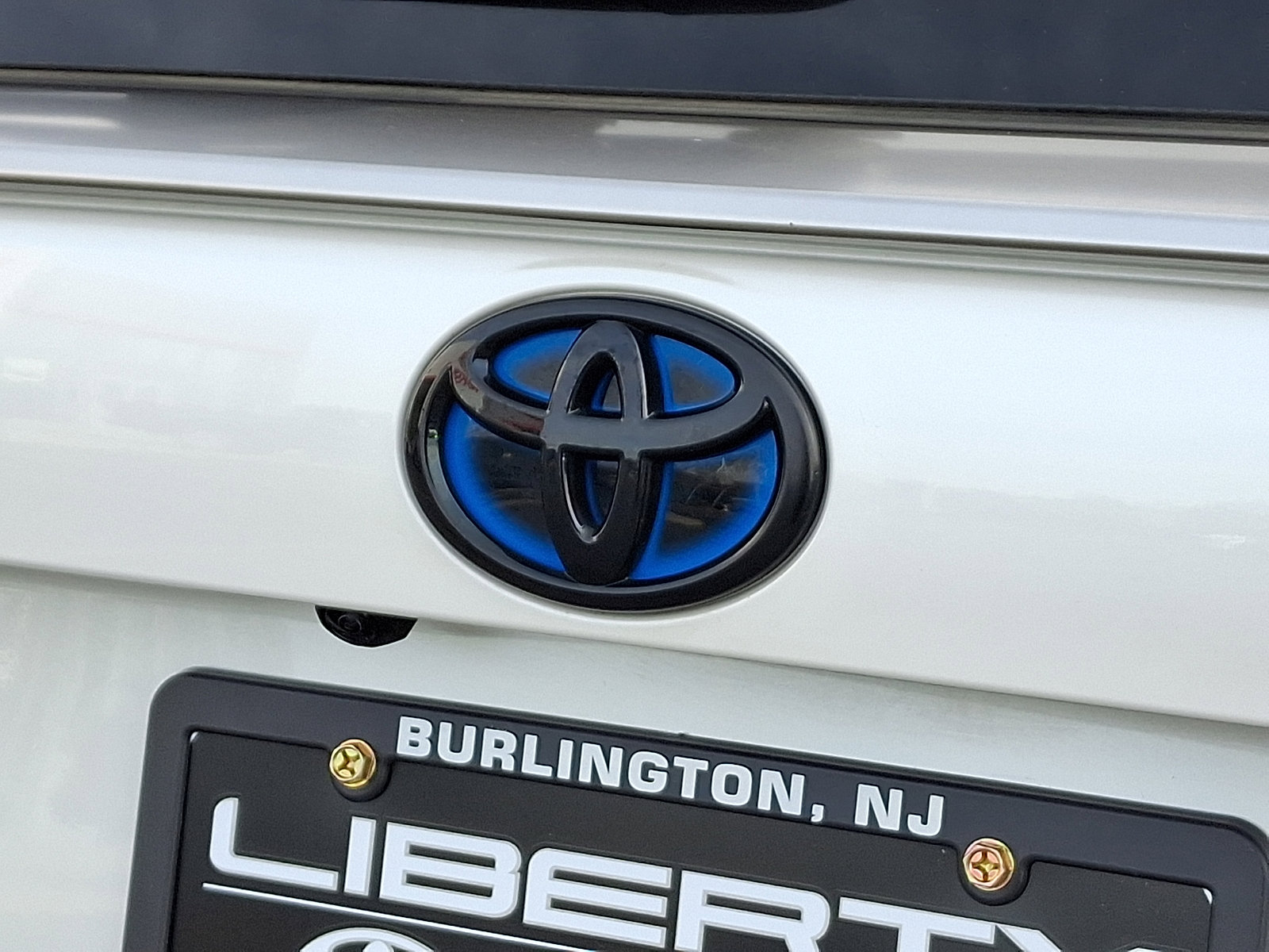 Used 2024 Toyota RAV4 XSE w/ Premium Package image 32