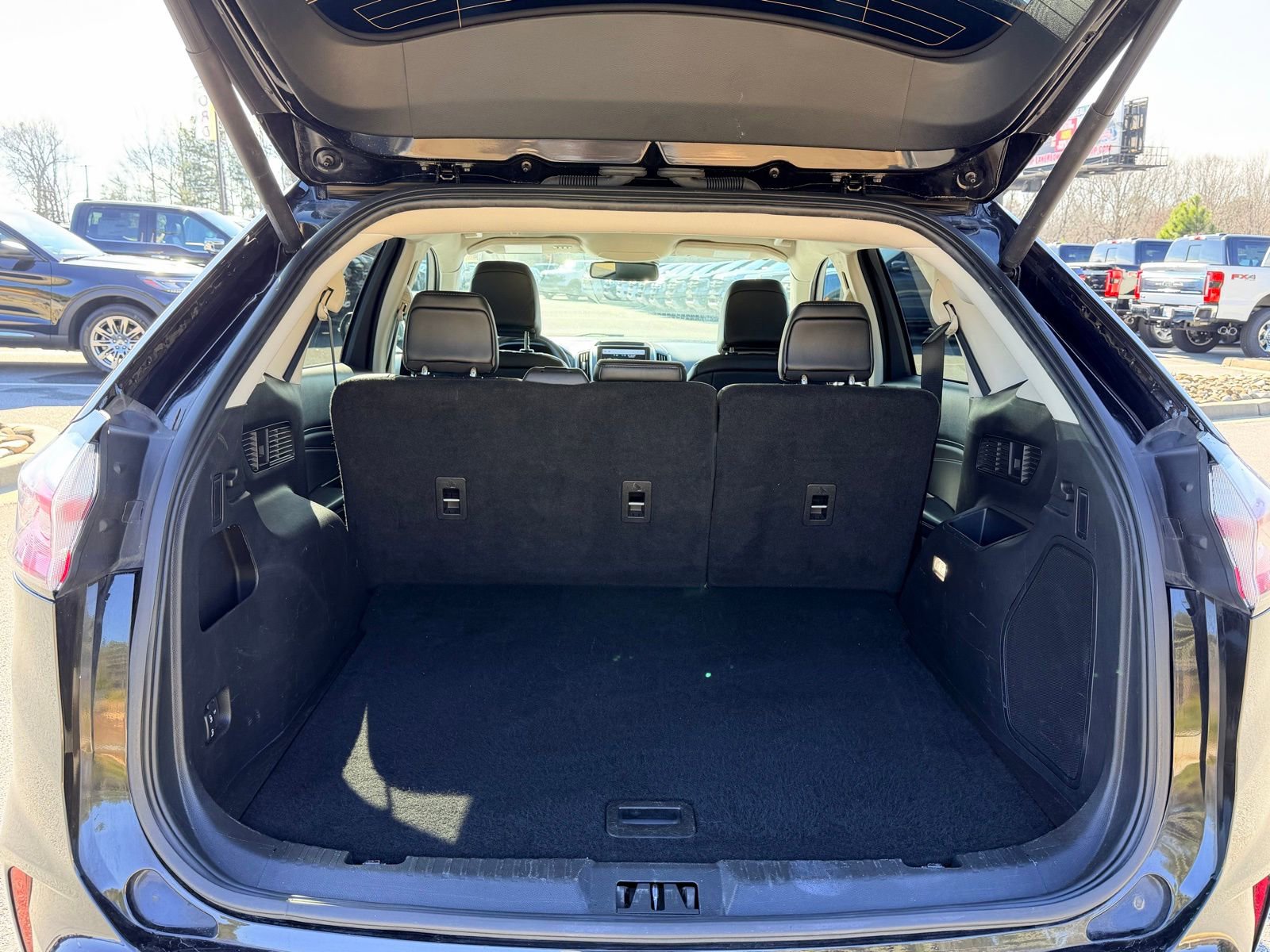 Used 2024 Ford Edge Titanium AWD/4WD image 9