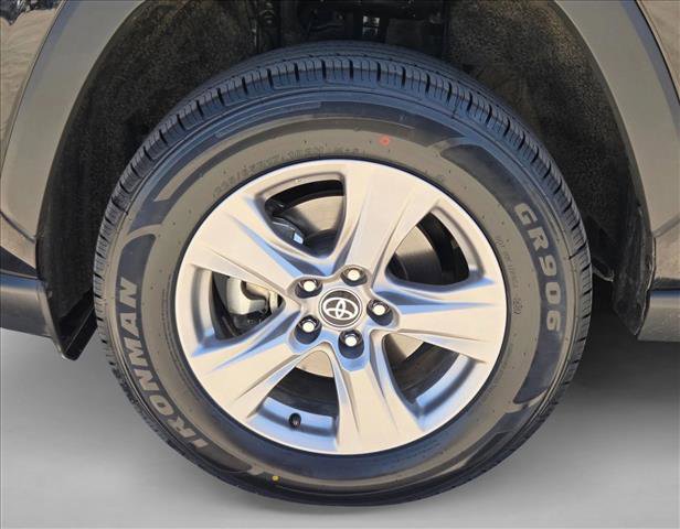Used 2024 Toyota RAV4 XLE FWD image 22