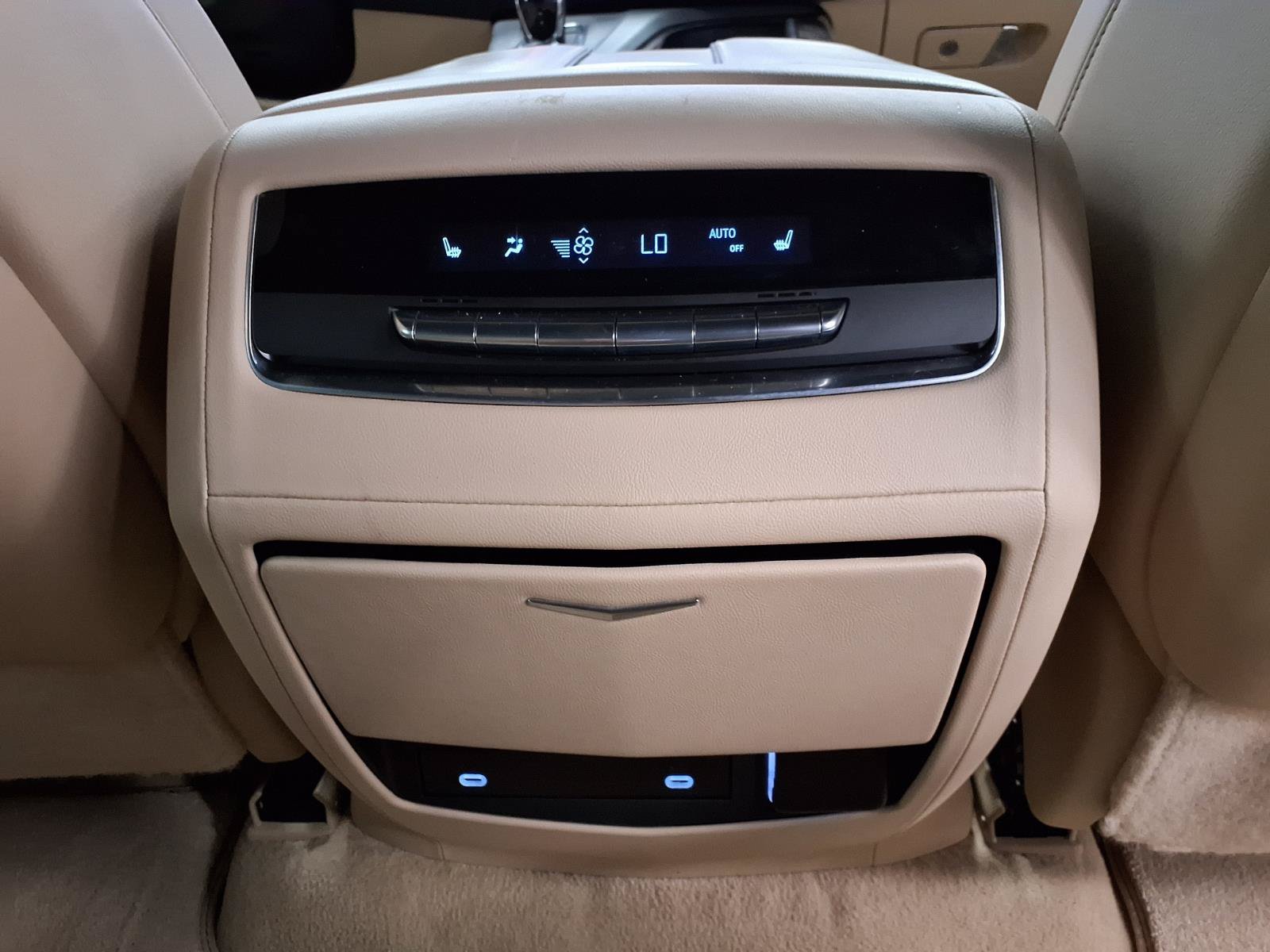 Certified 2023 Cadillac Escalade Premium Luxury w/ Performance Package AWD/4WD image 16