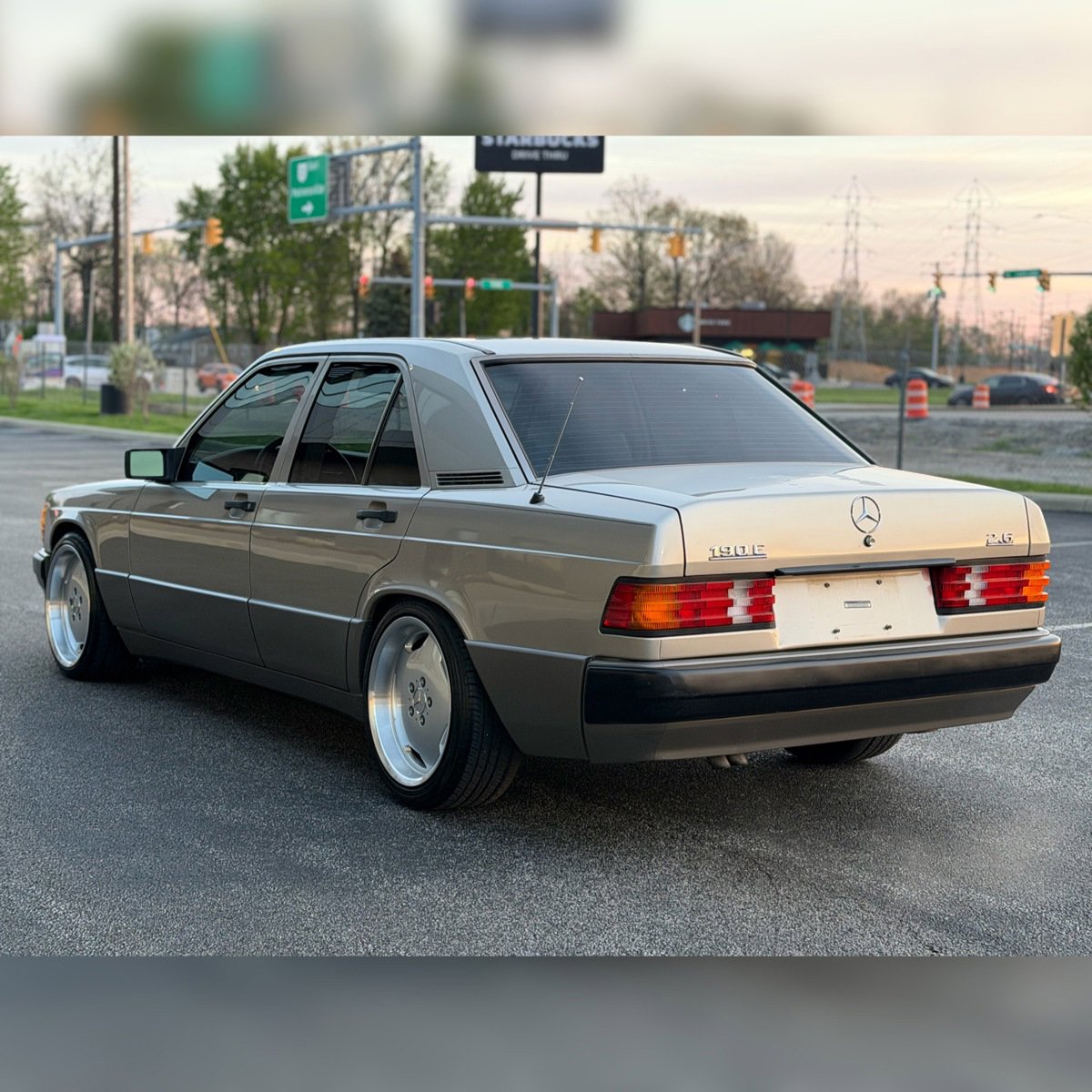 Used 1990 Mercedes-Benz 190 E 2.6 image 3