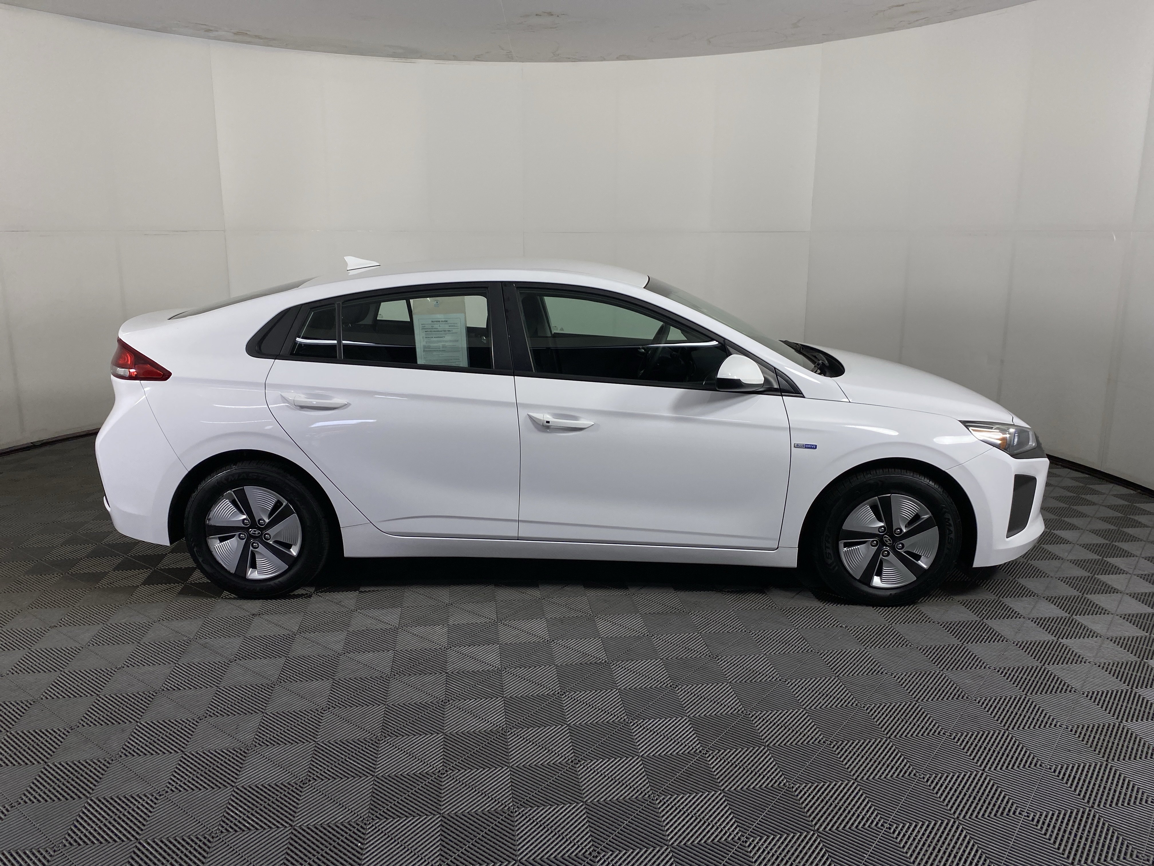 Used 2019 Hyundai Ioniq Blue FWD image 5