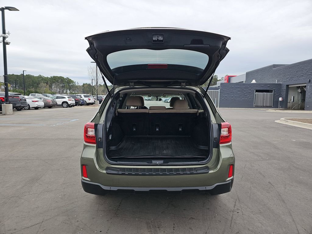 Used 2017 Subaru Outback 2.5i Premium image 16