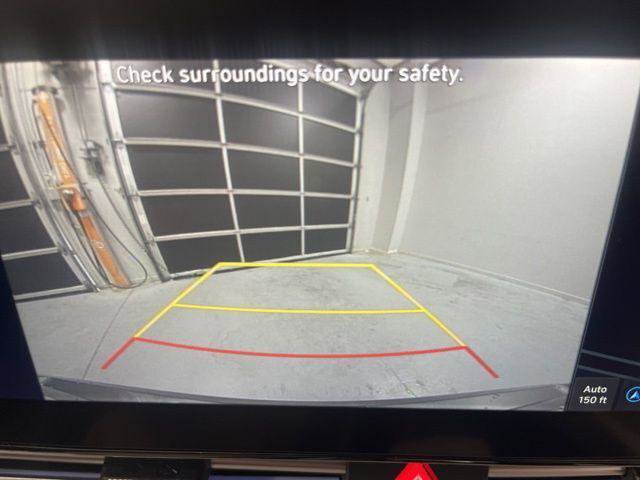 New 2025 Hyundai Elantra Limited image 14