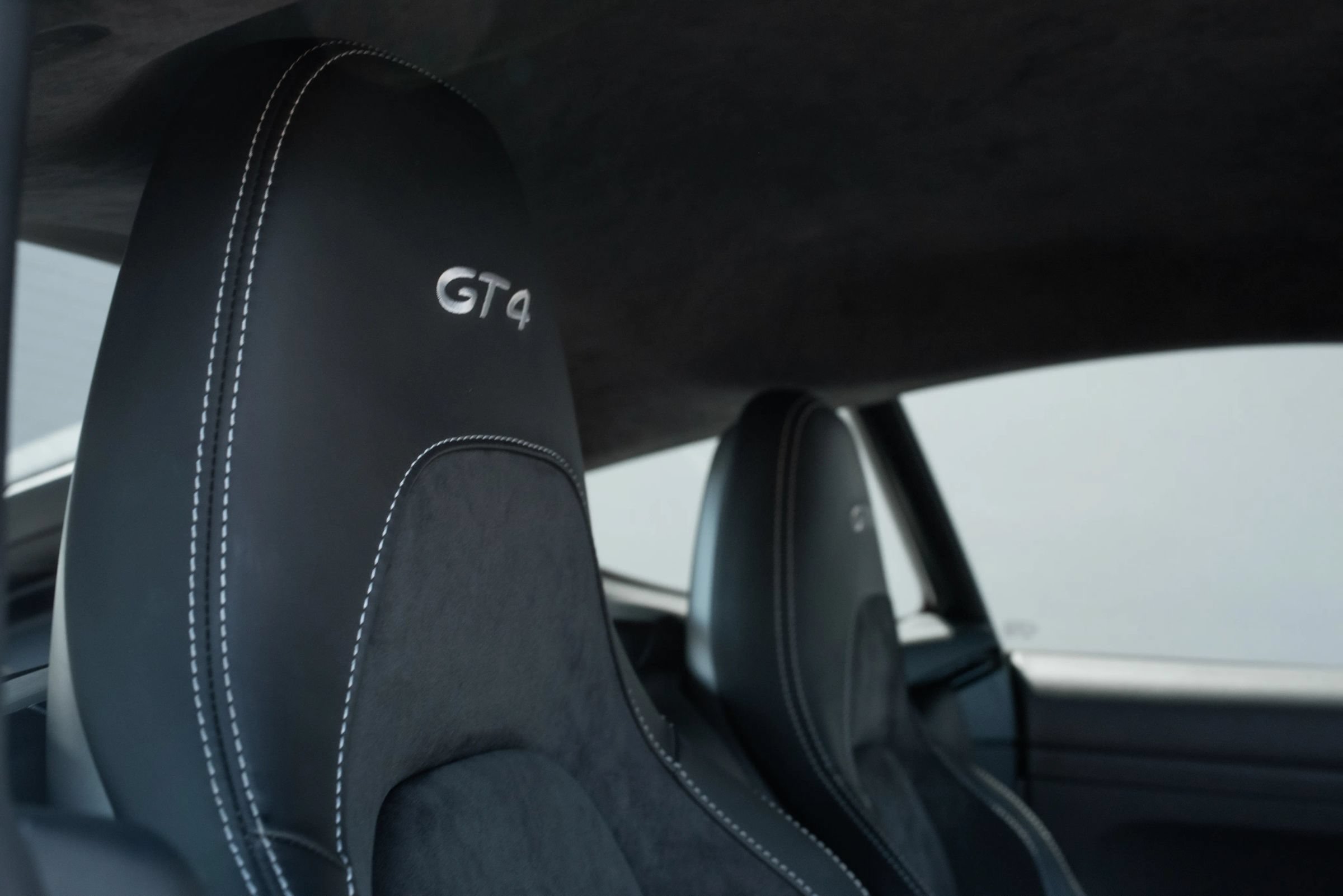 Used 2020 Porsche 718 Cayman GT4 RWD image 11