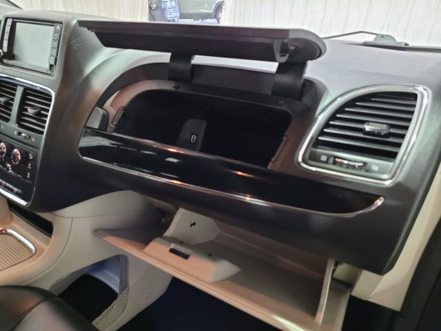 Used 2018 Dodge Grand Caravan SXT image 51