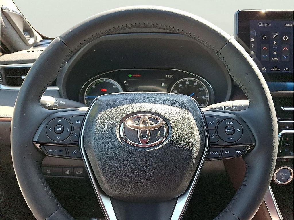 Used 2021 Toyota Venza Limited AWD/4WD image 16