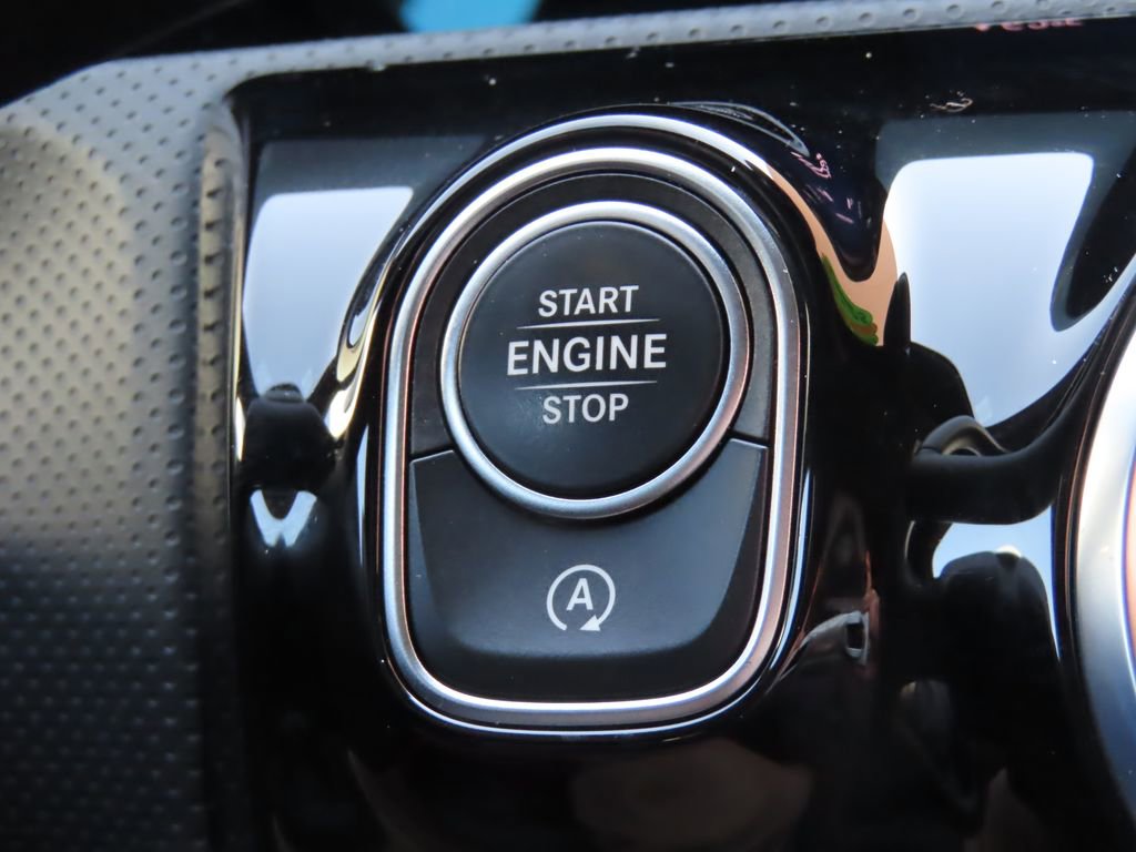 Used 2025 Mercedes-Benz CLA 250 4MATIC image 30
