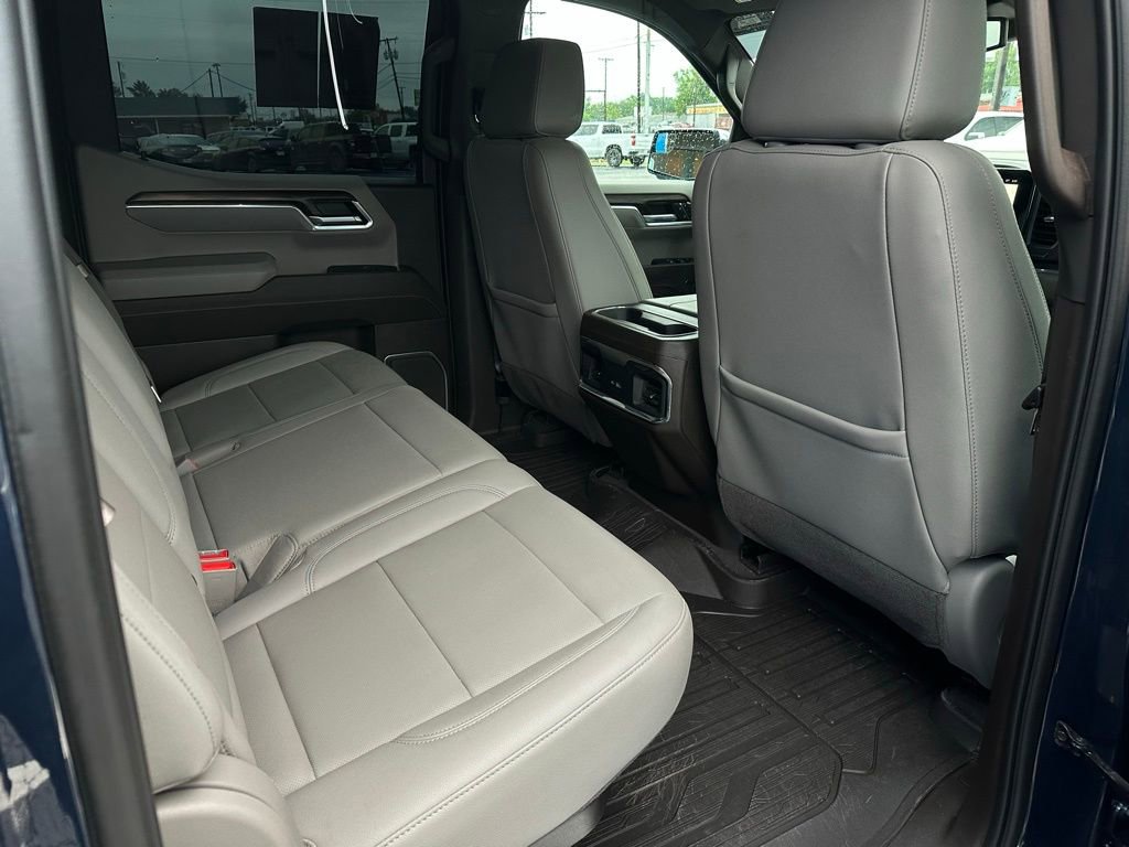 Used 2023 GMC Sierra 1500 SLT w/ SLT Premium Package AWD/4WD image 18