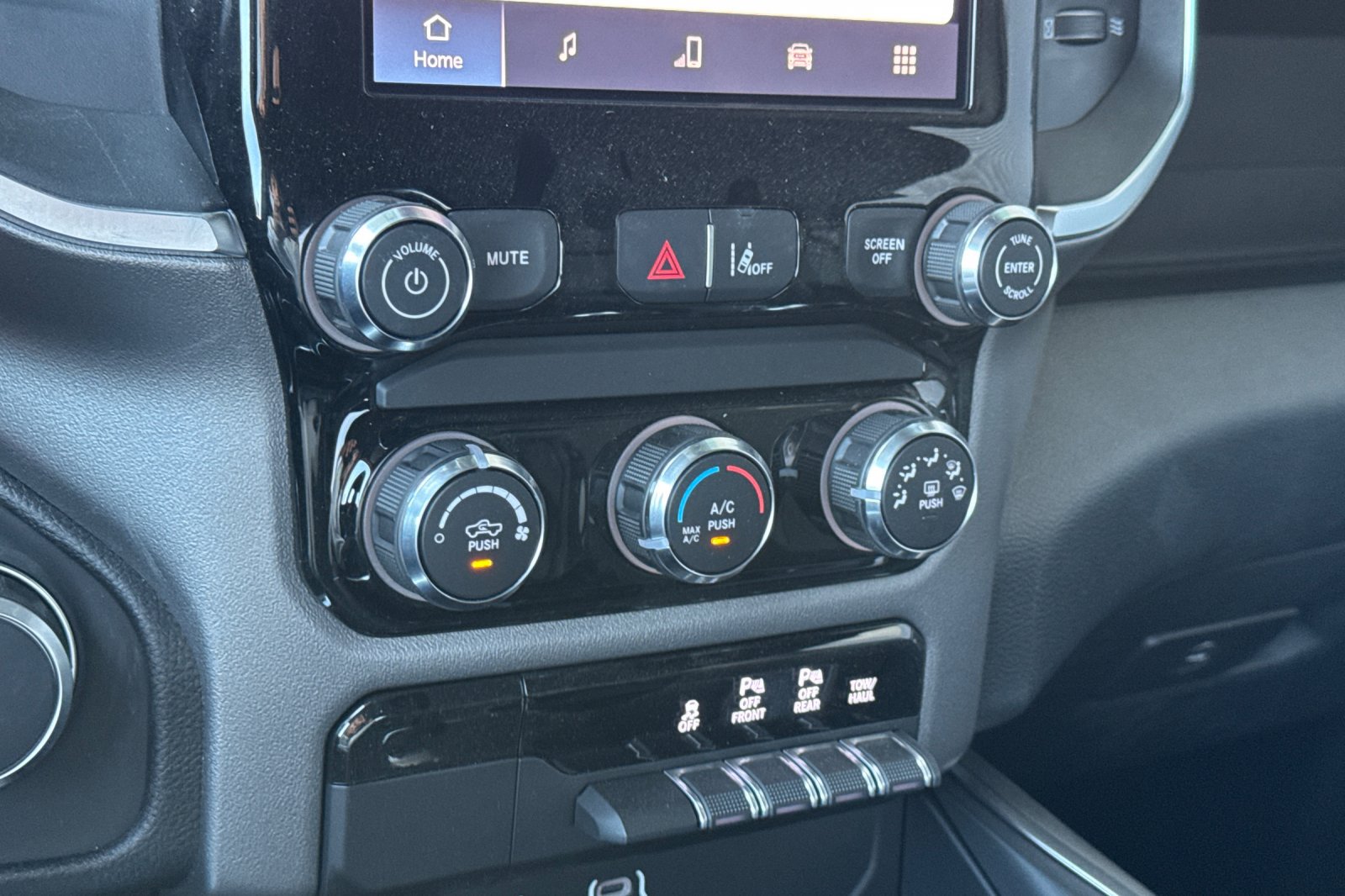 New 2026 RAM 1500 Big Horn AWD/4WD image 18