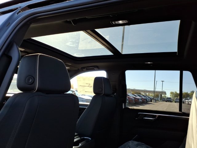 New 2027 Chevrolet Tahoe Premier w/ Sun And Tow Package AWD/4WD image 10