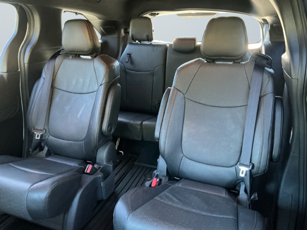 Used 2025 Toyota Sienna Limited AWD/4WD image 14