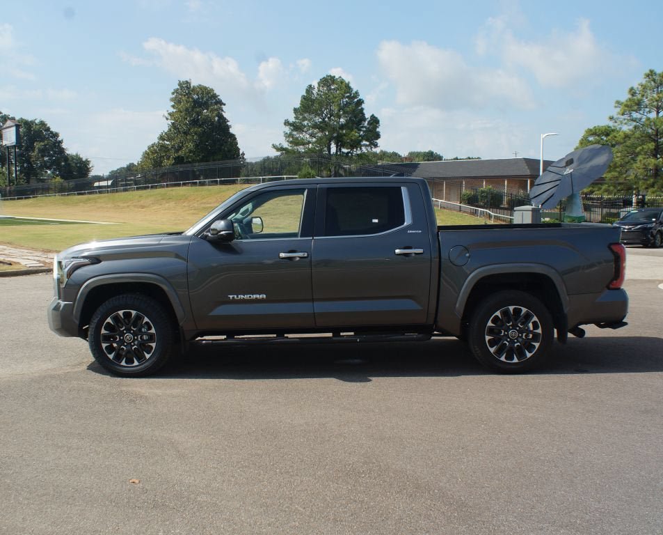 Used 2024 Toyota Tundra Limited AWD/4WD image 13