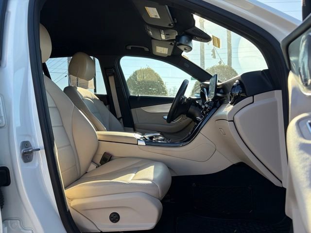 Used 2017 Mercedes-Benz GLC 300 4MATIC image 10