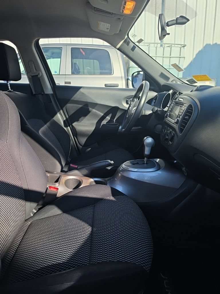Used 2017 Nissan Juke S FWD image 21