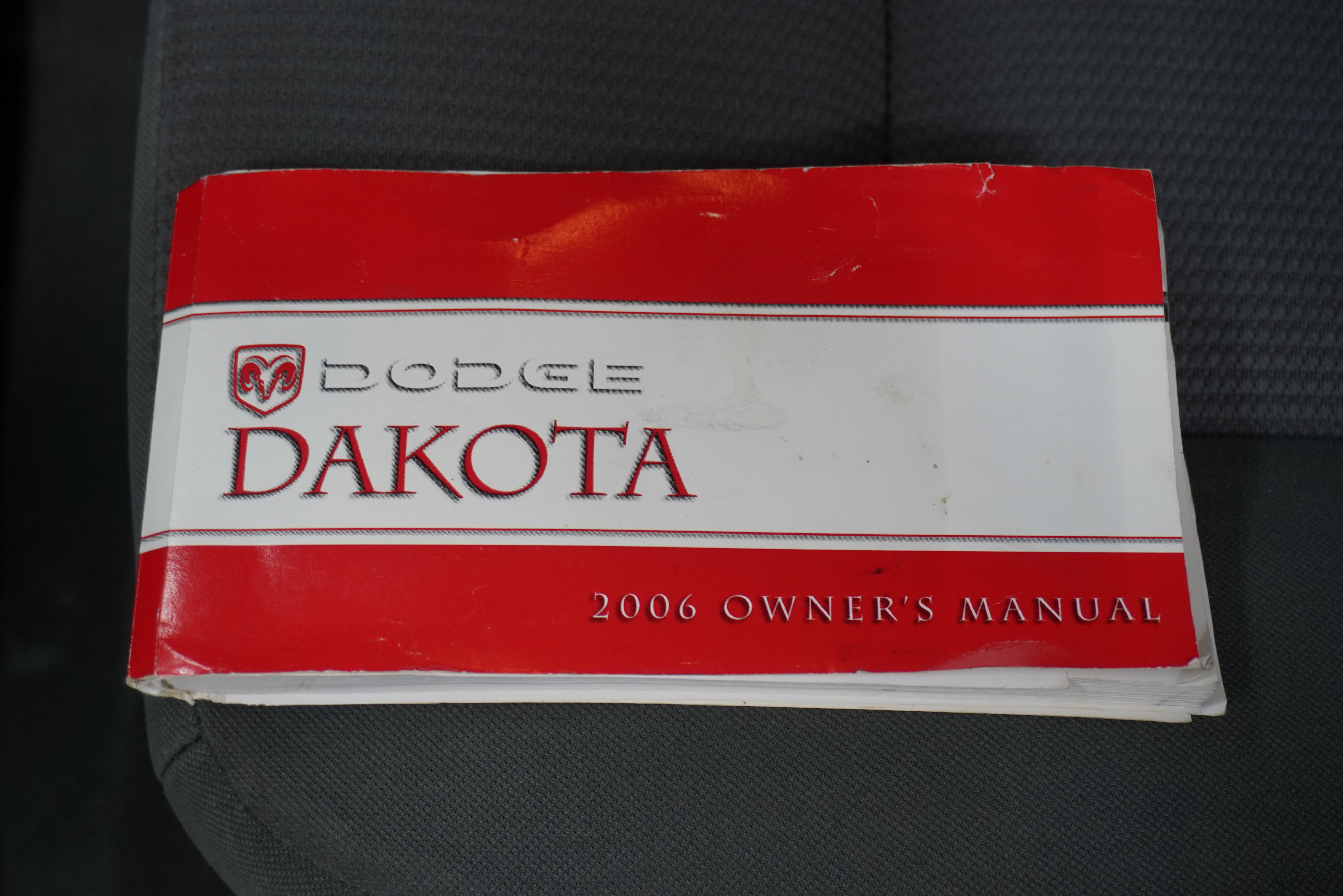 Used 2006 Dodge Dakota ST image 19