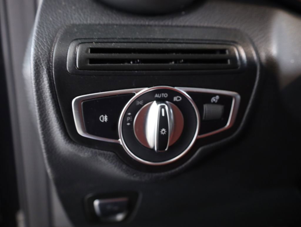 Used 2020 Mercedes-Benz GLC 300 4MATIC image 11