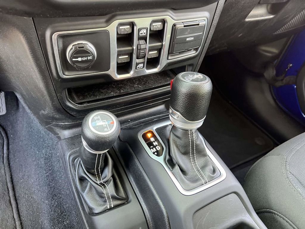 Certified 2018 Jeep Wrangler Unlimited Sahara image 31