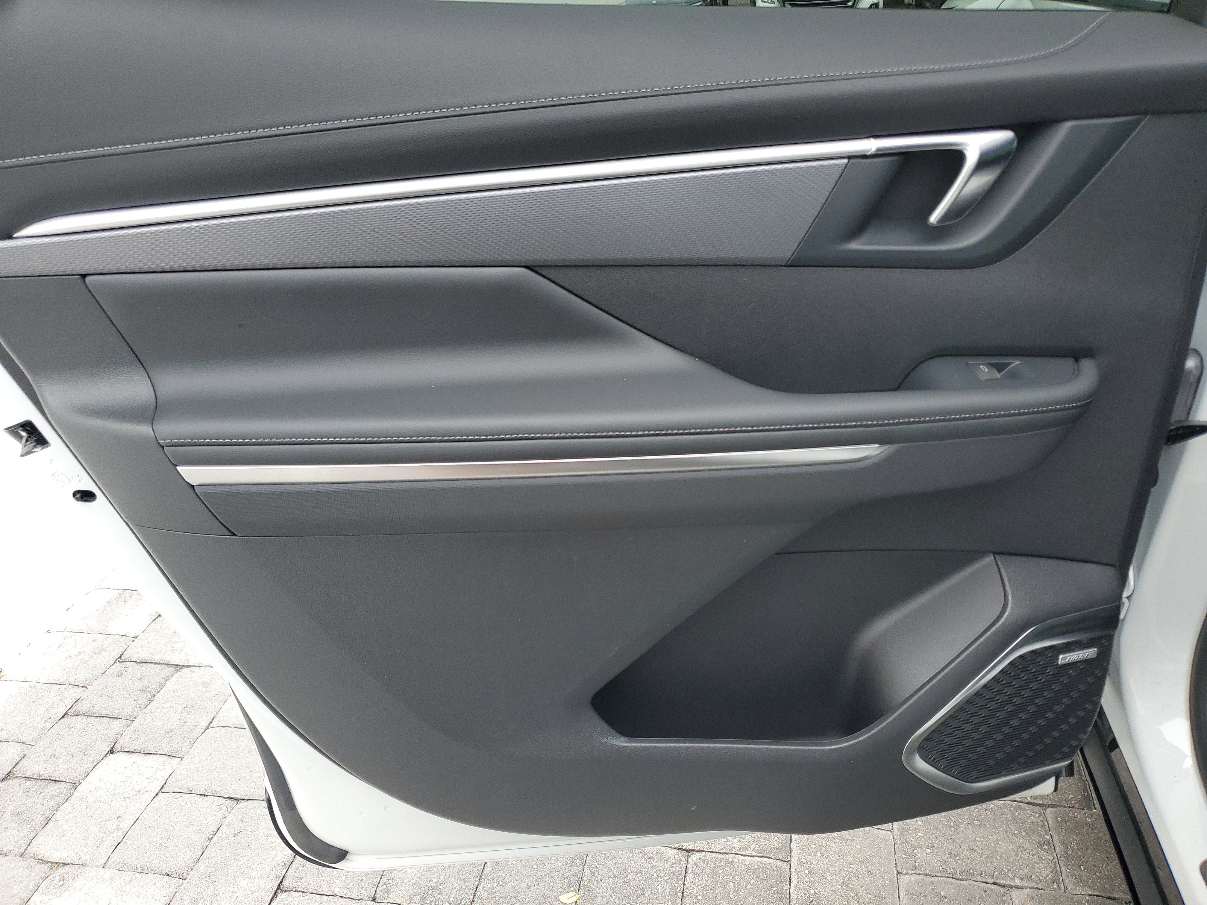 Certified 2025 Buick Enclave Sport Touring w/ Power Package image 12