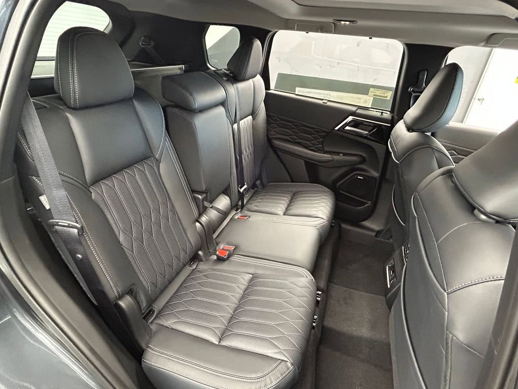 New 2026 Mitsubishi Outlander SEL FWD image 51