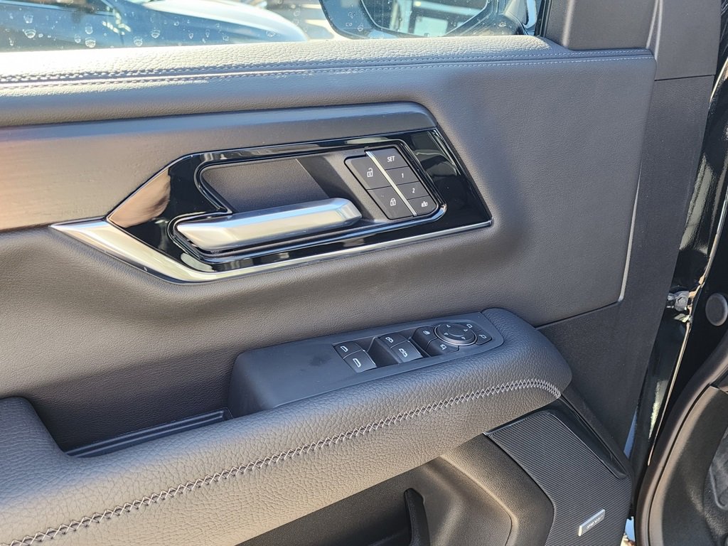 New 2026 GMC Yukon XL Denali w/ Sun & Power Step Package image 13