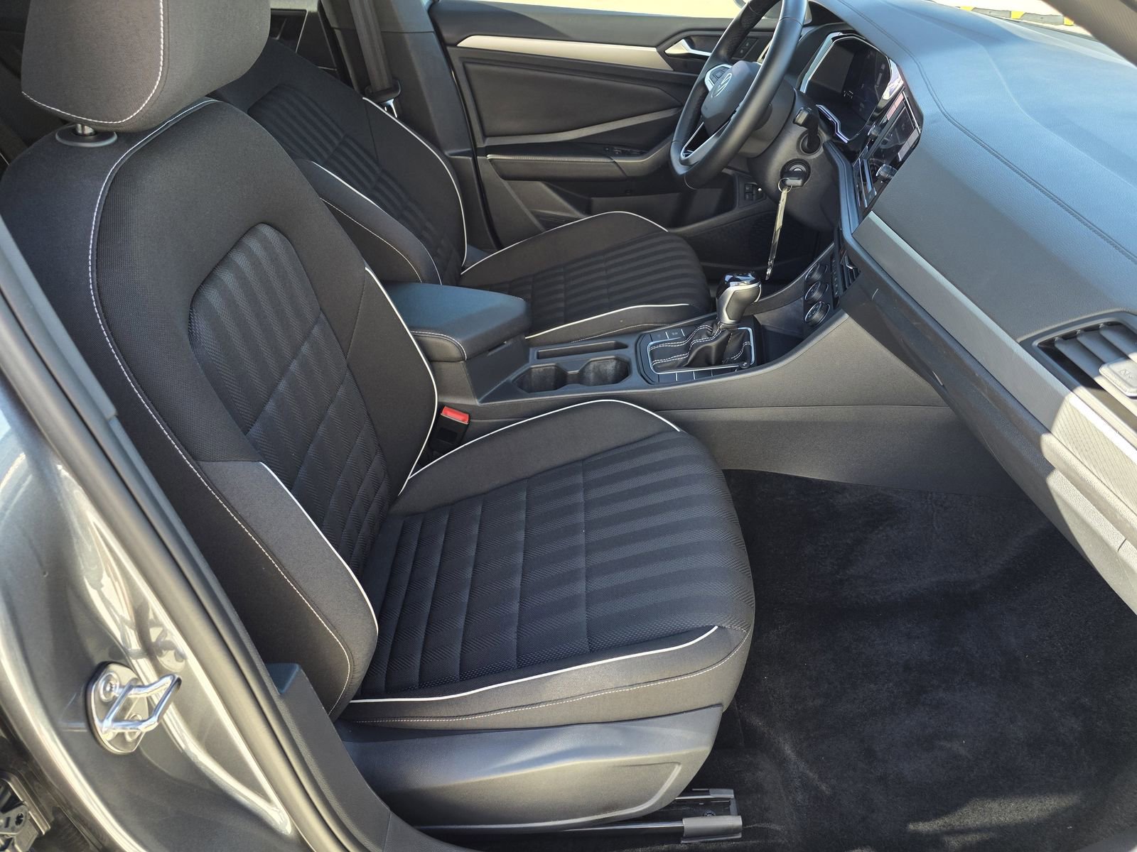 Used 2024 Volkswagen Jetta Sport image 14